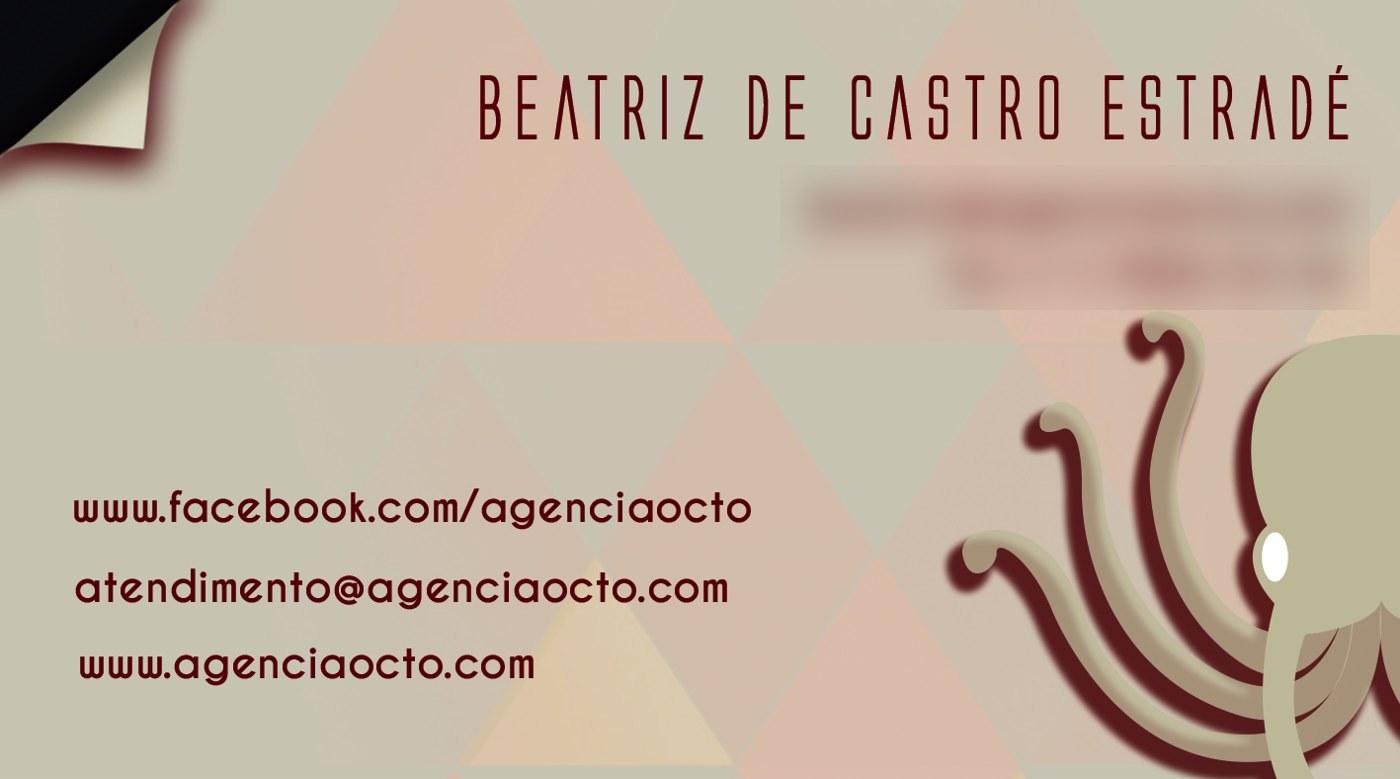 Verso do cartão de visita Octo Comunicação com os contatos da agência